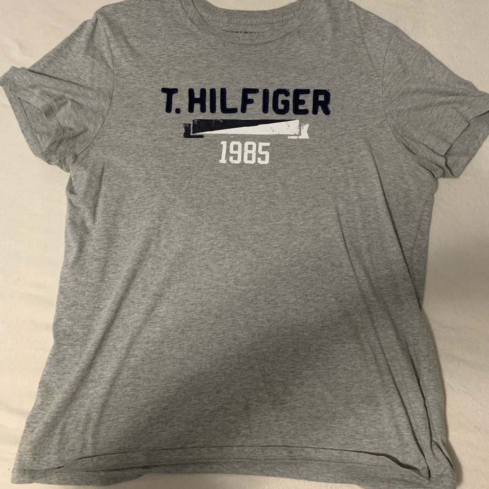 Gray Tommy Hilfiger tee
